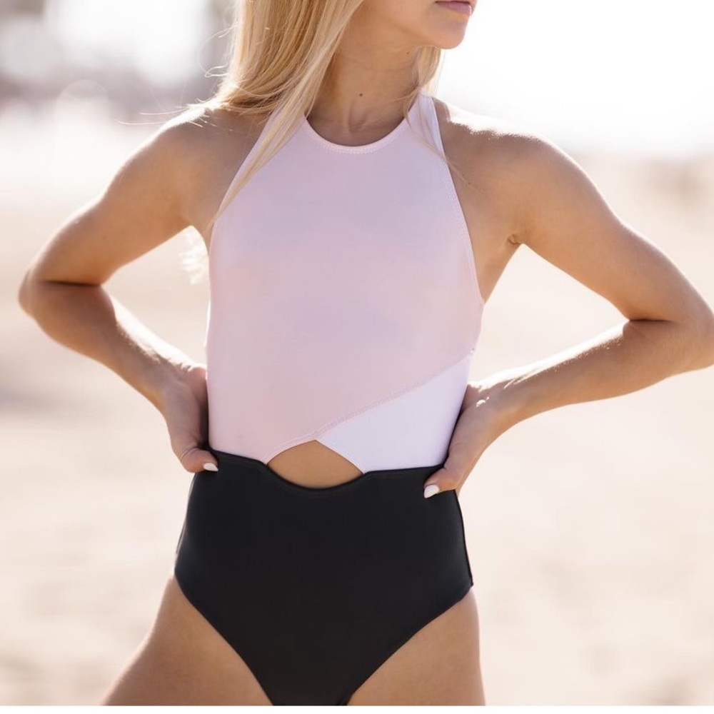 Elevate Leo! FIVE DANCEWEAR